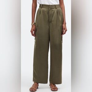 Madewell High-Rise Straight Cargo Trousers in Satin